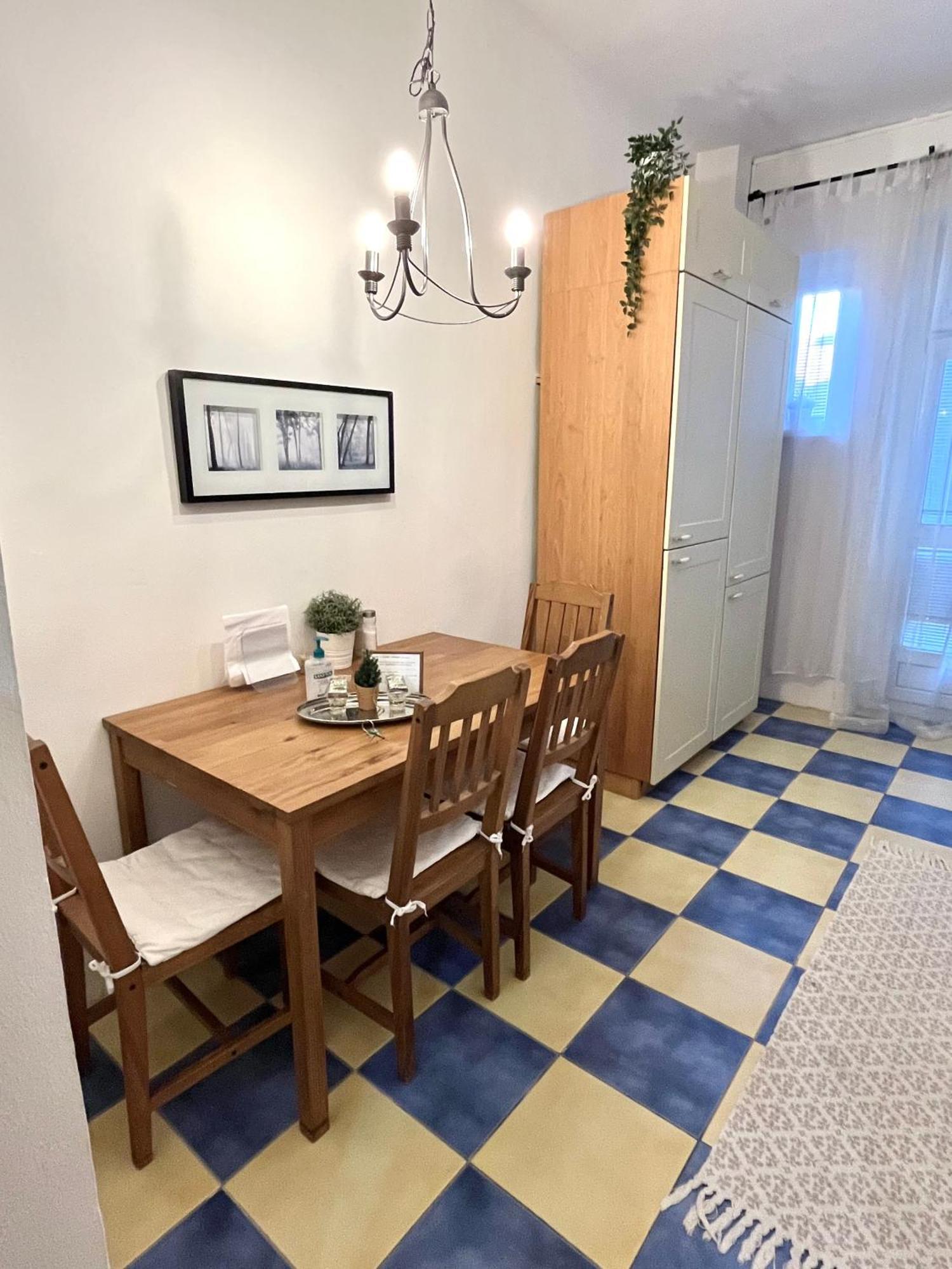Audrey Hepburn Apartment Old Town Air Conditioned Bratislava Exterior photo
