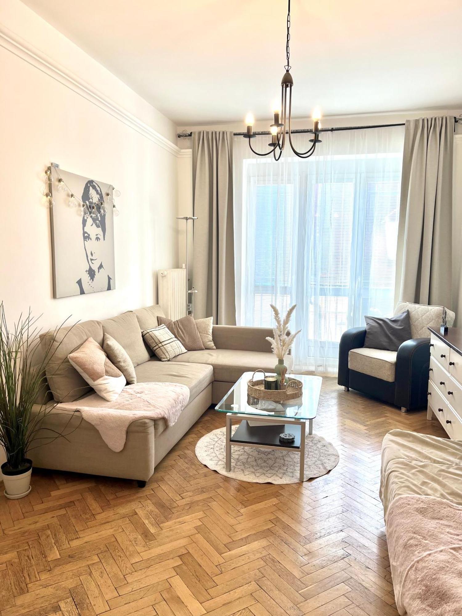 Audrey Hepburn Apartment Old Town Air Conditioned Bratislava Exterior photo