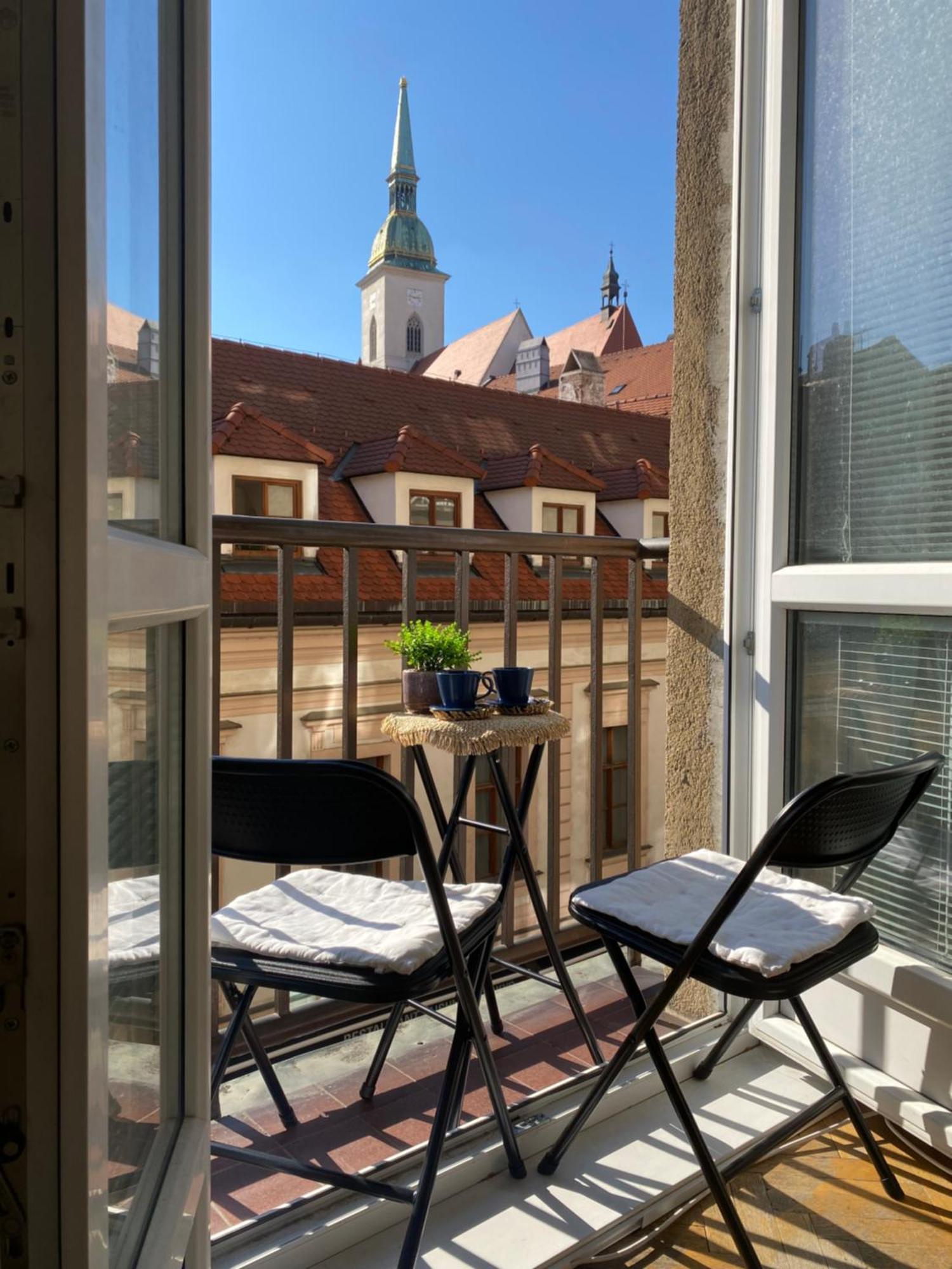 Audrey Hepburn Apartment Old Town Air Conditioned Bratislava Exterior photo